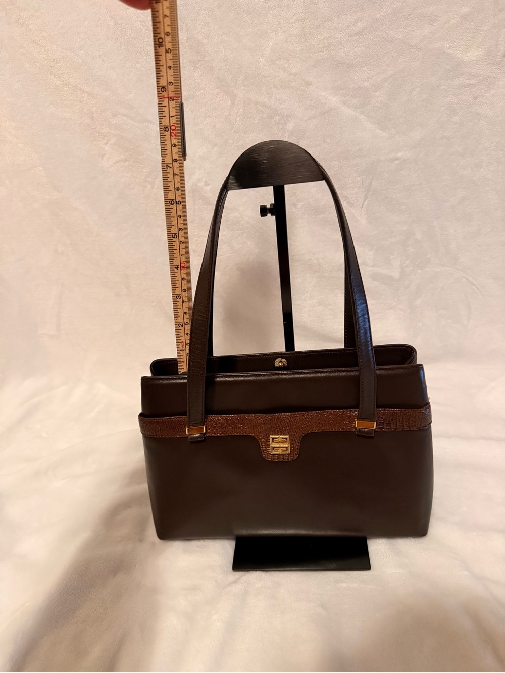 Vintage Givenchy Brown Leather 4G Logo Shoulder Bag - Picture 4 of 16
